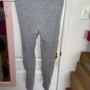 Butt scrunch grey leggings